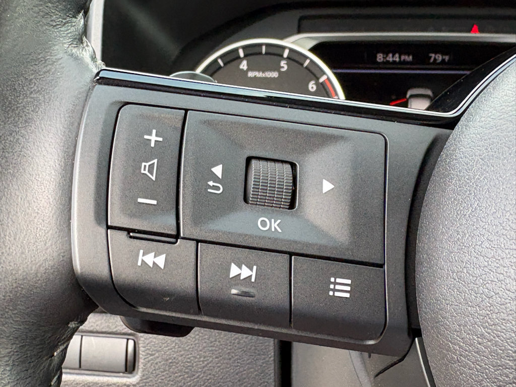 Used 2023 Nissan Rogue SV w/ SV Premium B Package FWD image 15