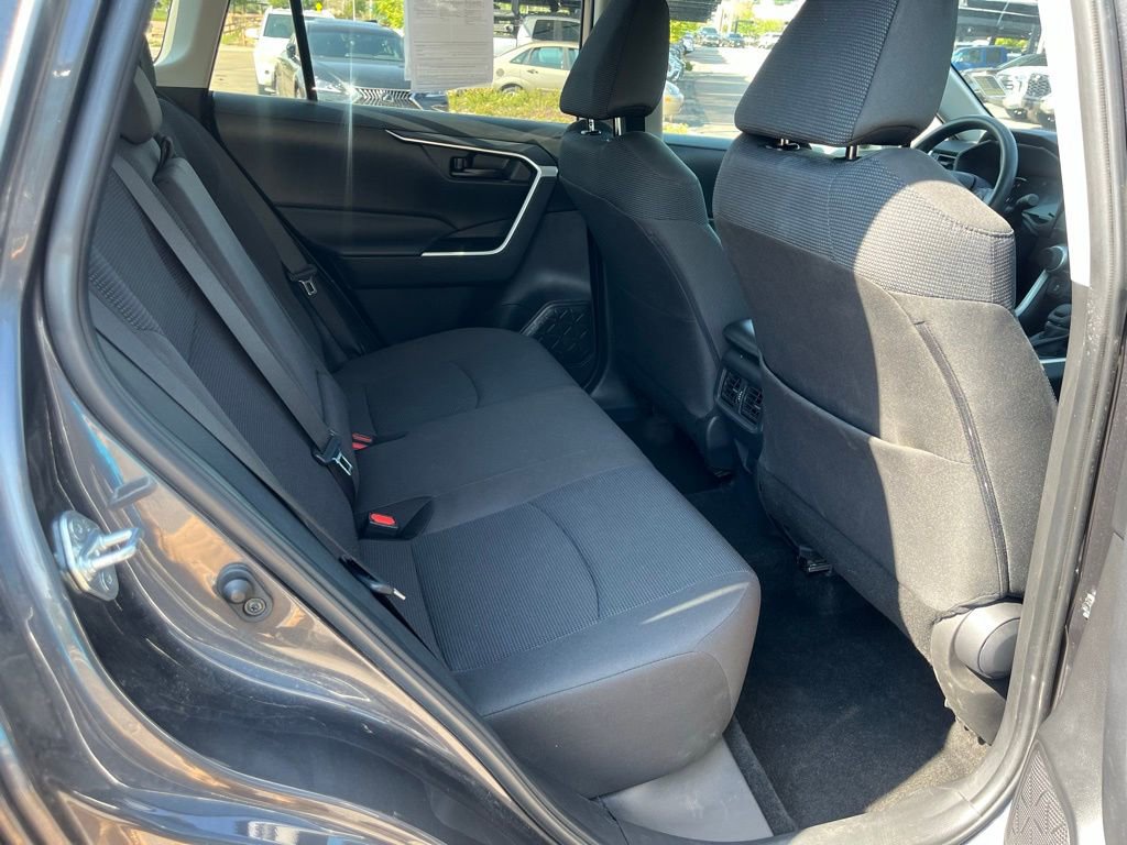 Used 2024 Toyota RAV4 LE image 33