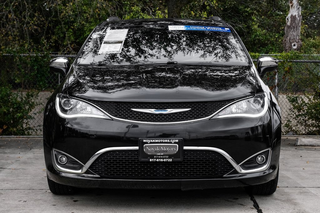 Used 2018 Chrysler Pacifica Limited image 11
