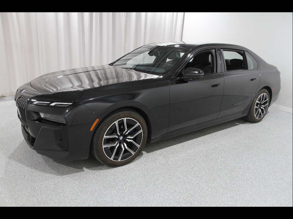 Certified 2024 BMW 760i xDrive AWD/4WD image 3