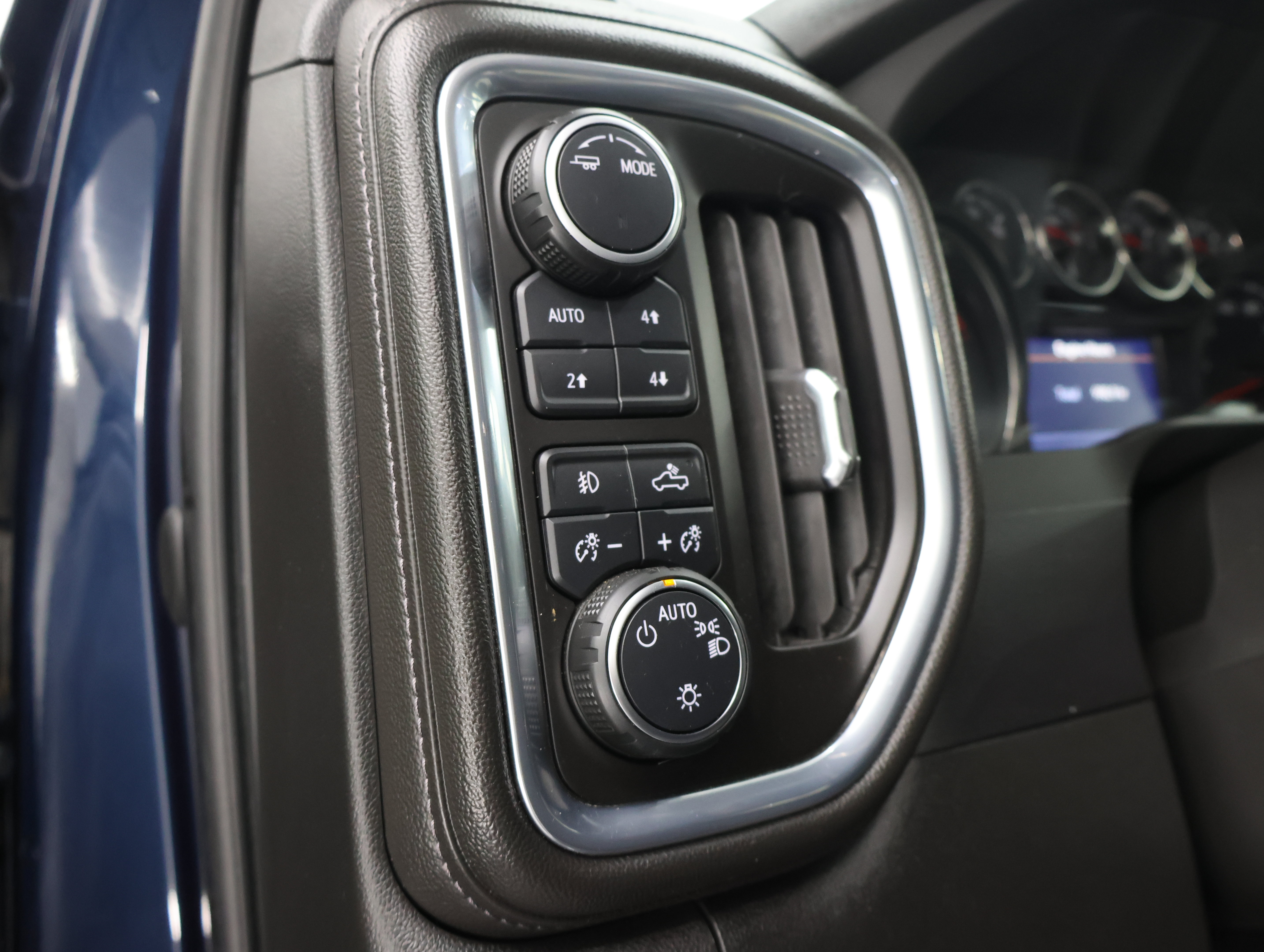 Used 2023 Chevrolet Silverado 2500 LT AWD/4WD image 42