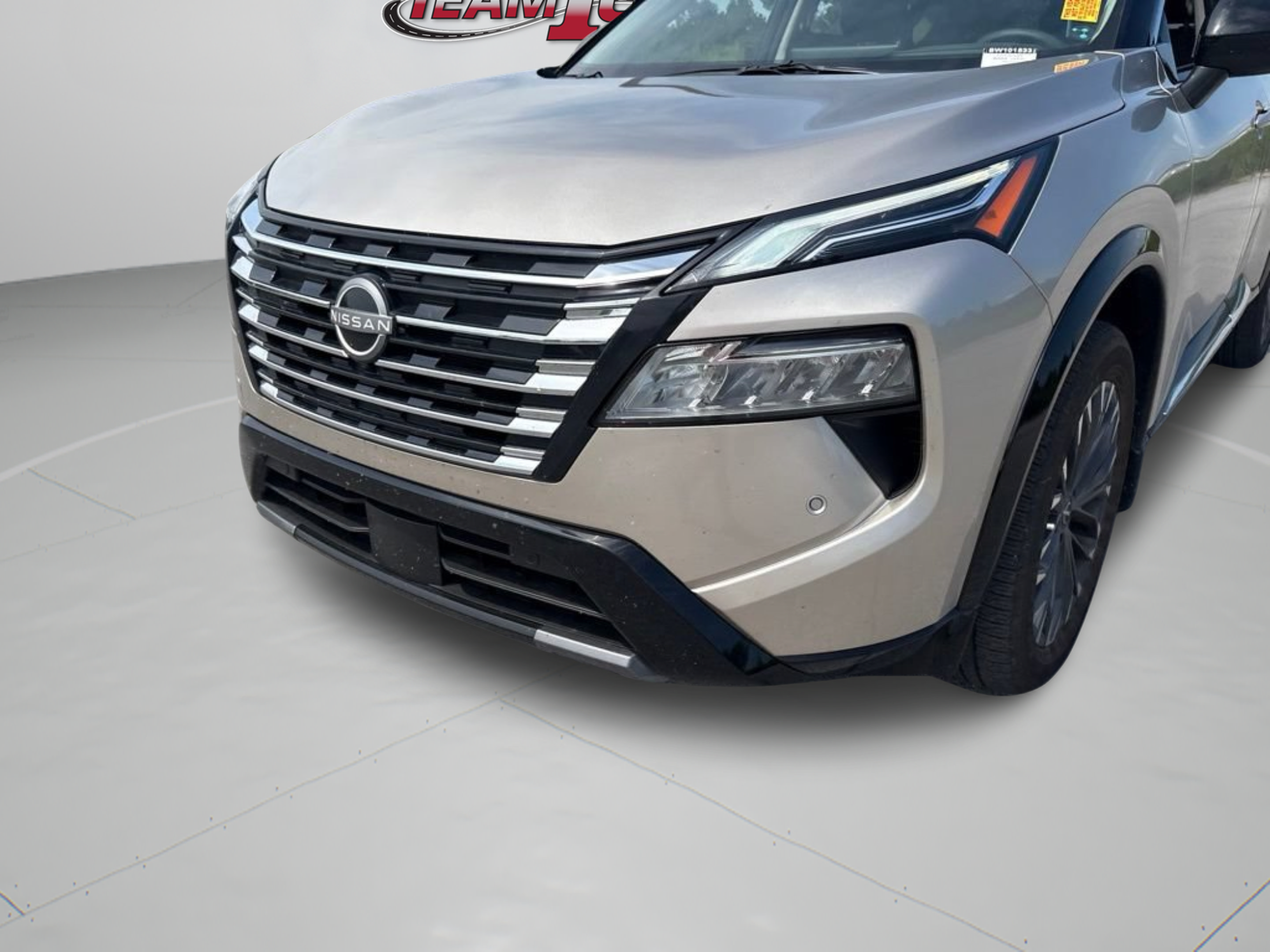 Used 2025 Nissan Rogue Platinum w/ Platinum Premium Package FWD image 25