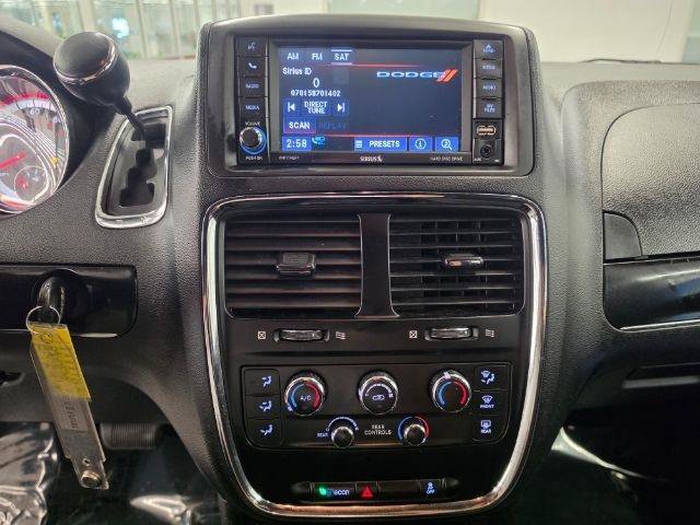 Used 2018 Dodge Grand Caravan SE FWD image 9