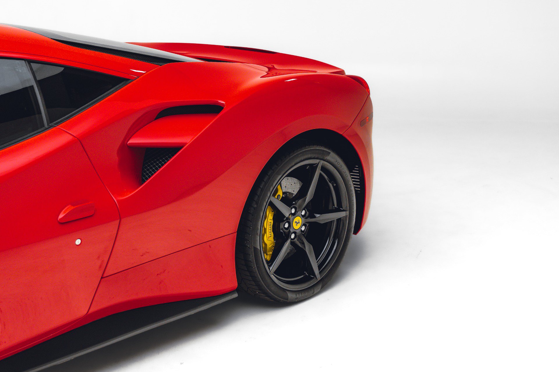Used 2017 Ferrari 488 GTB RWD image 14