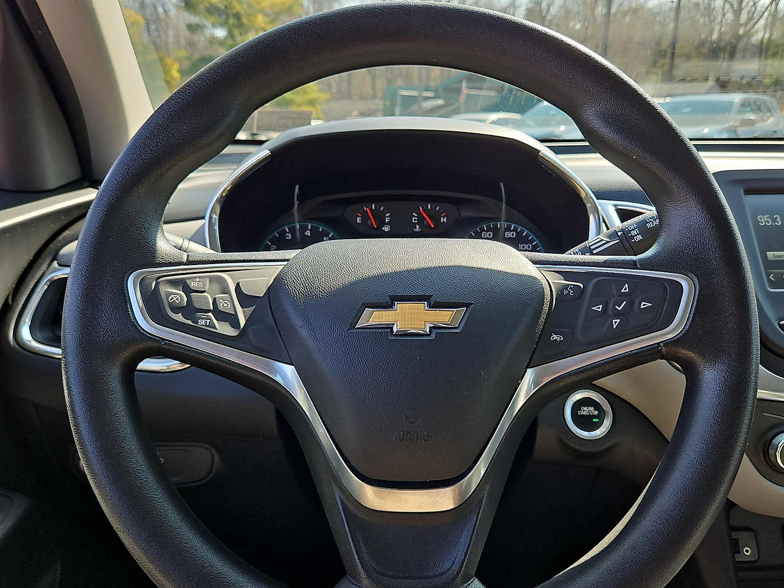 Used 2018 Chevrolet Equinox LS image 18