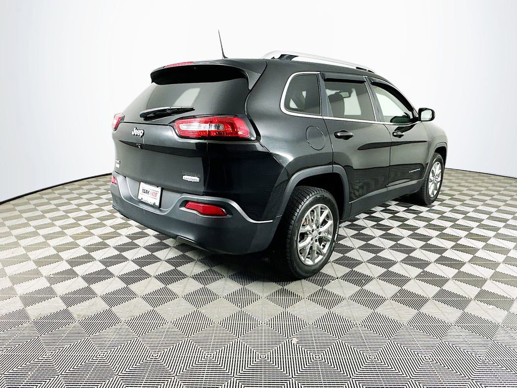 Used 2016 Jeep Cherokee Latitude w/ Cold Weather Group image 10
