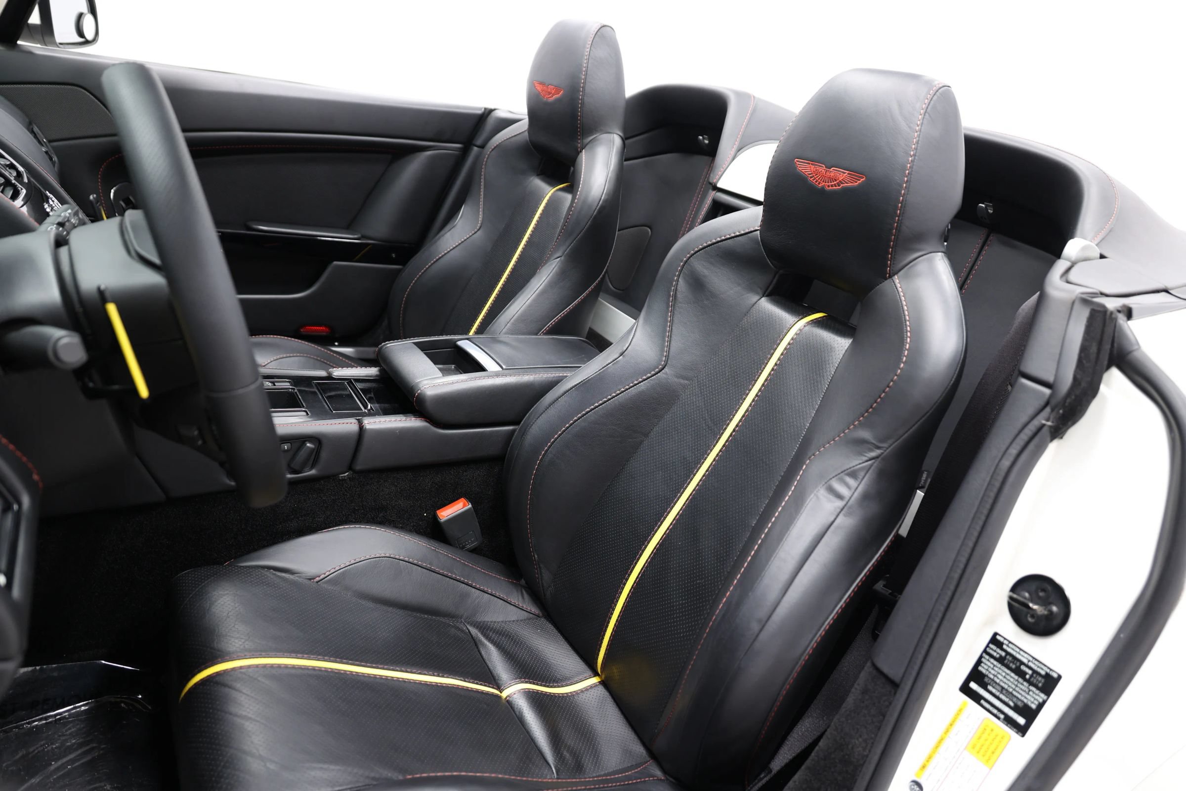 Used 2016 Aston Martin V8 Vantage GT RWD image 3