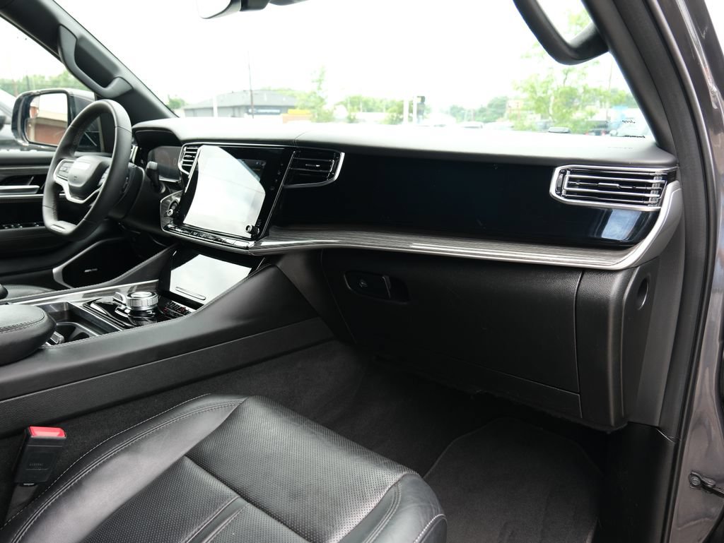 Used 2022 Jeep Wagoneer Series II AWD/4WD image 36