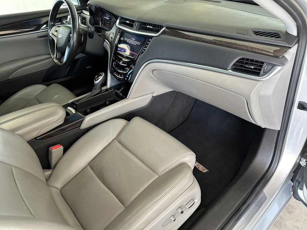 Used 2017 Cadillac XTS Luxury image 31