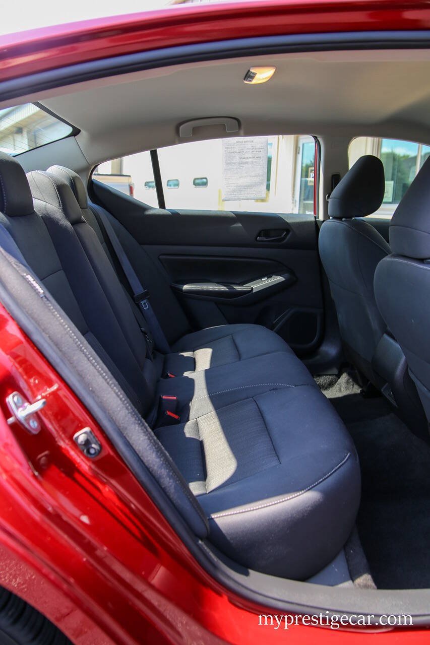 Used 2025 Nissan Altima 2.5 SV FWD image 23