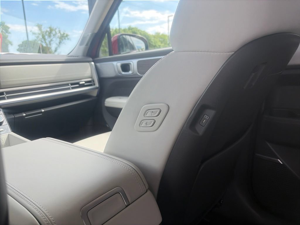 Used 2024 Hyundai Santa Fe Calligraphy AWD/4WD image 35