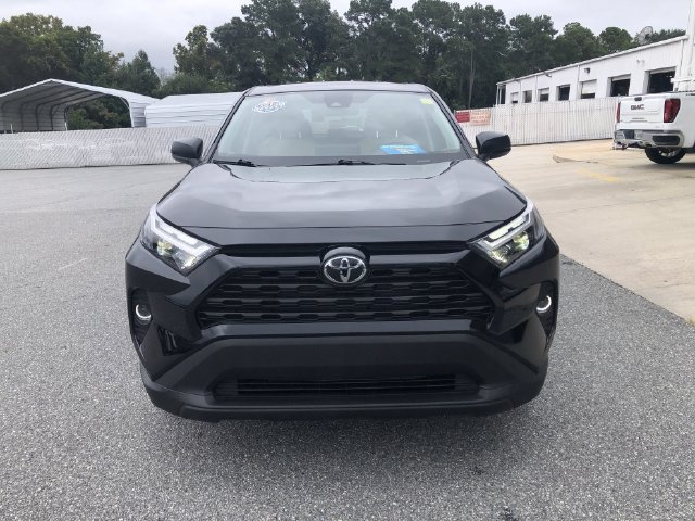 Used 2025 Toyota RAV4 LE FWD image 3