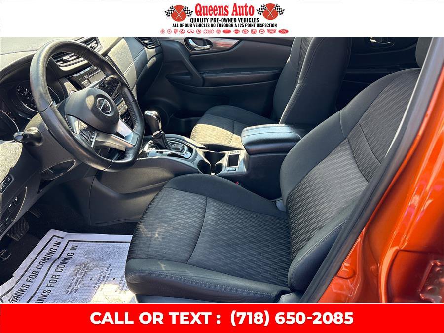 Used 2018 Nissan Rogue SV AWD/4WD image 10