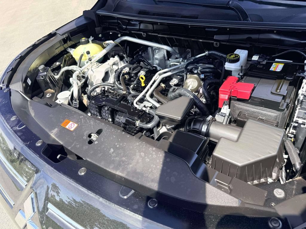 Used 2025 Mitsubishi Outlander SE FWD image 21