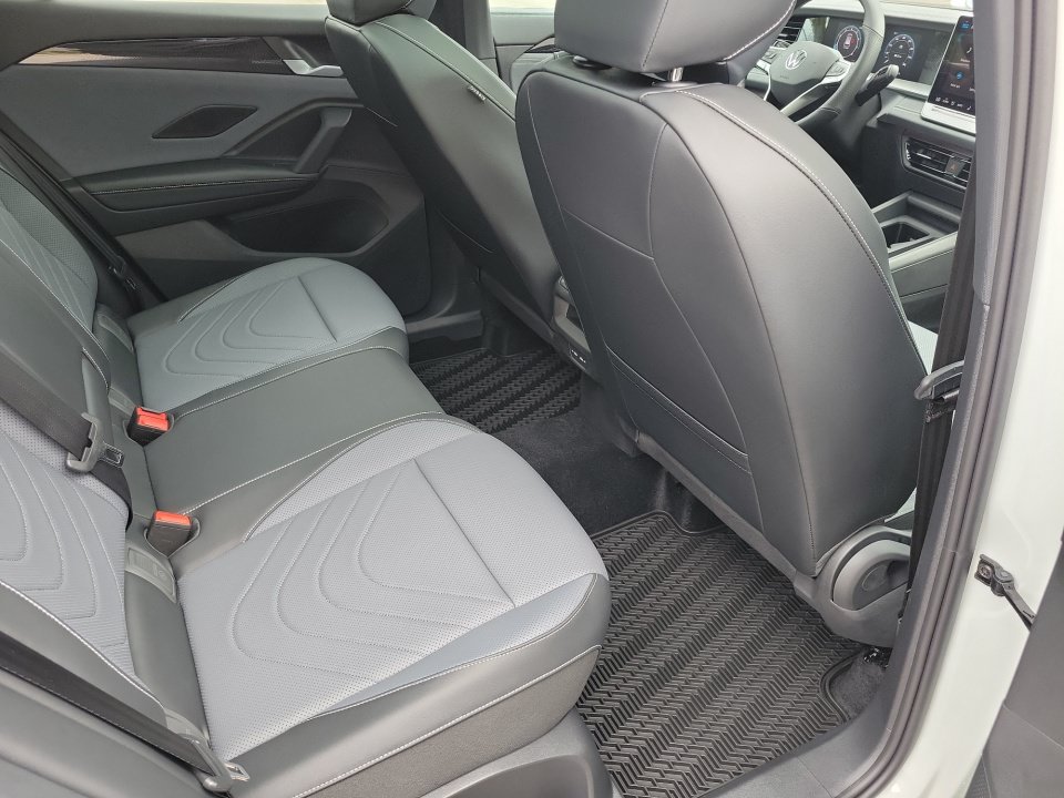 New 2026 Volkswagen Tiguan SE R-Line AWD/4WD image 28