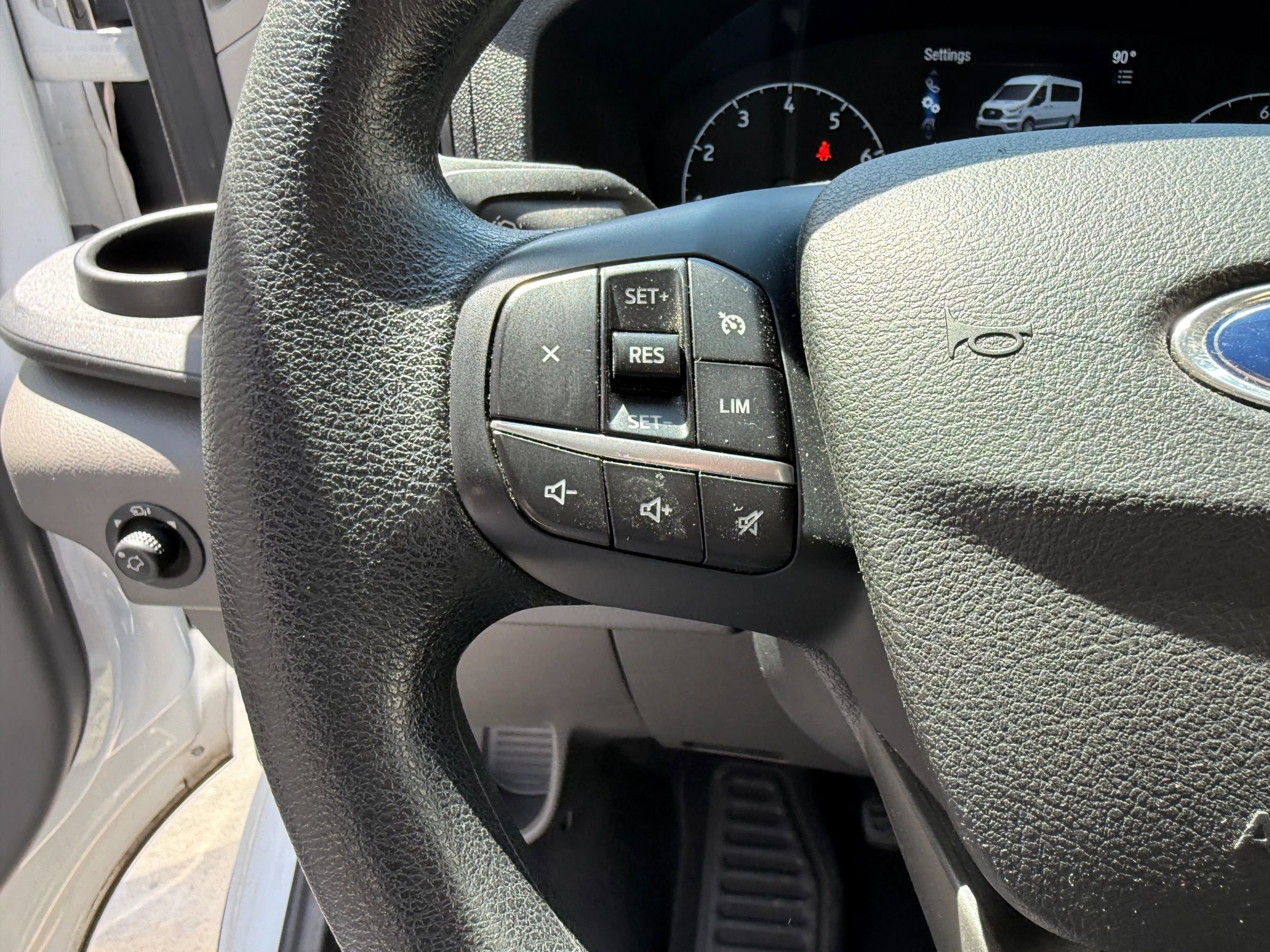 Used 2023 Ford Transit 350 XLT image 22
