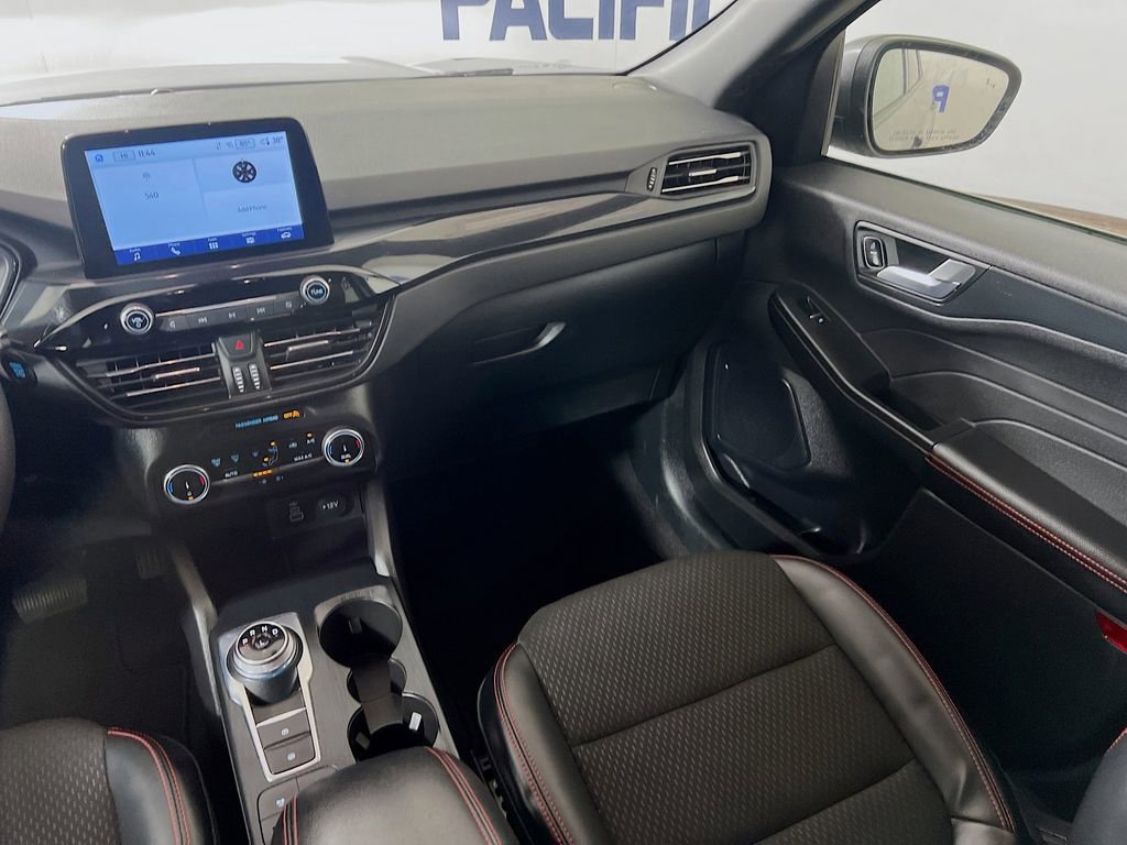Certified 2025 Ford Escape ST-Line image 27