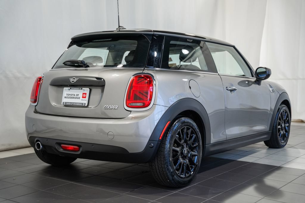 Used 2020 MINI Cooper 2-Door Hardtop FWD image 4