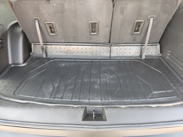Used 2023 Chevrolet Traverse LT FWD image 32