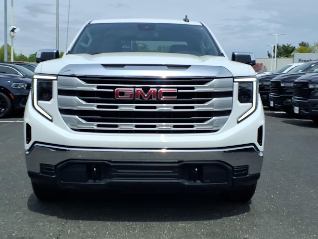 Used 2023 GMC Sierra 1500 SLE AWD/4WD image 2
