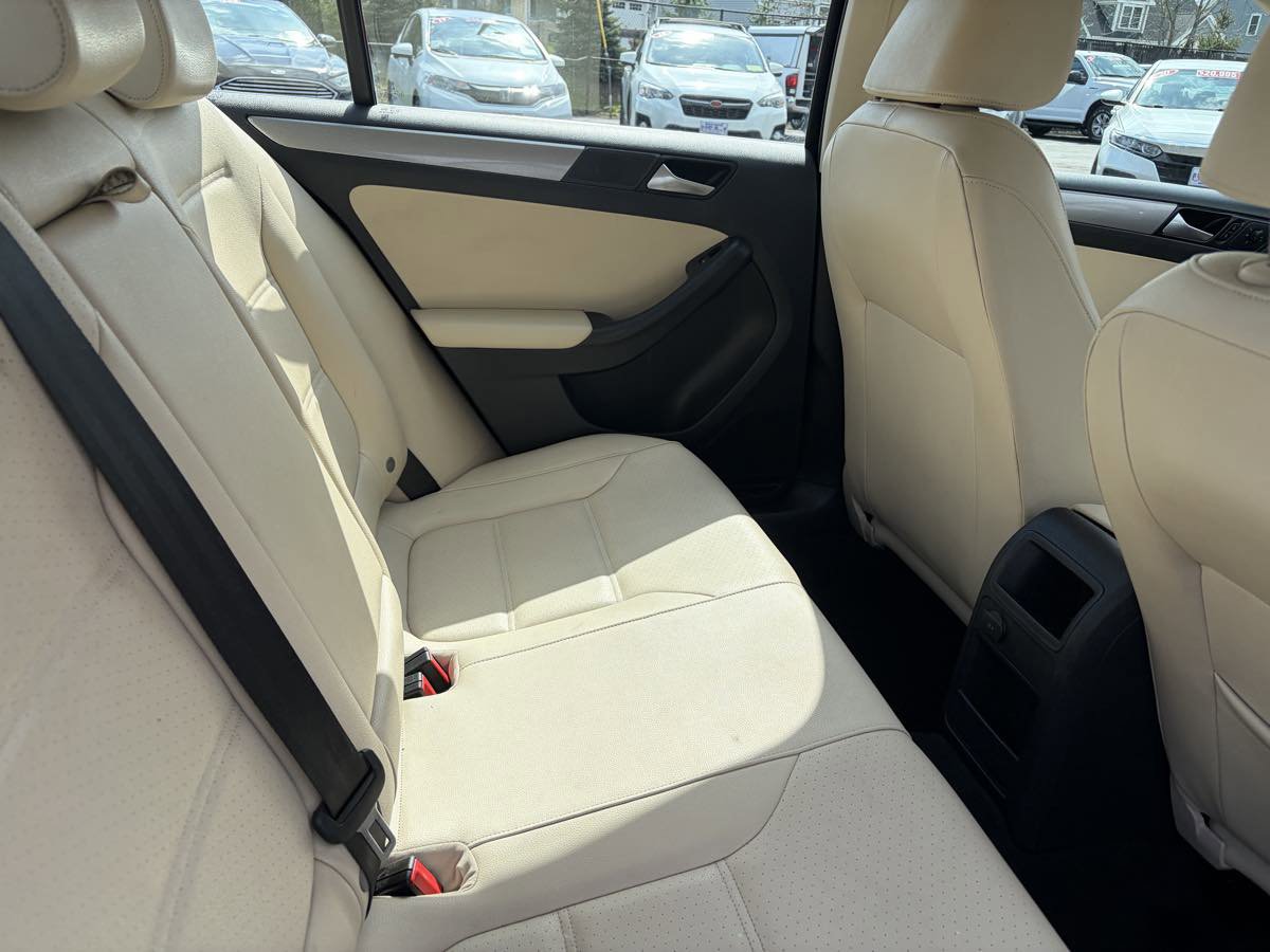 Used 2018 Volkswagen Jetta SE FWD image 24