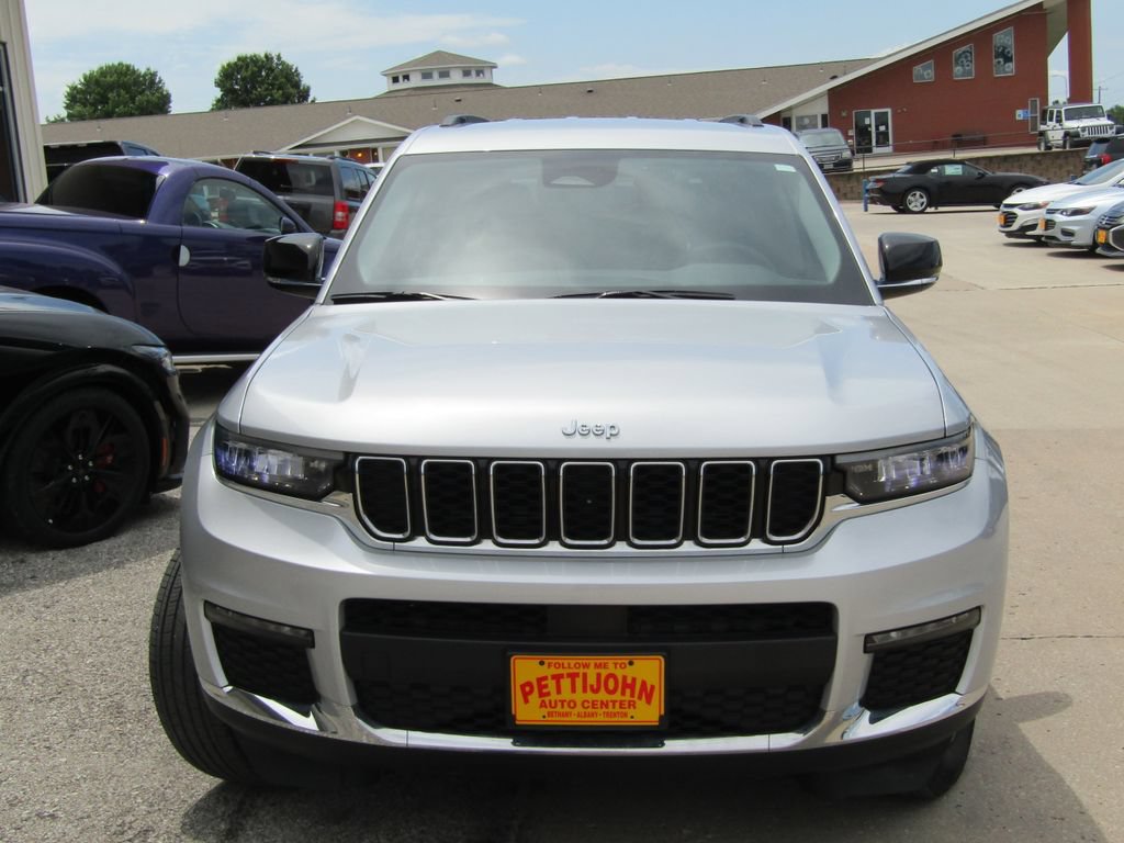 Used 2023 Jeep Grand Cherokee L Limited AWD/4WD image 13