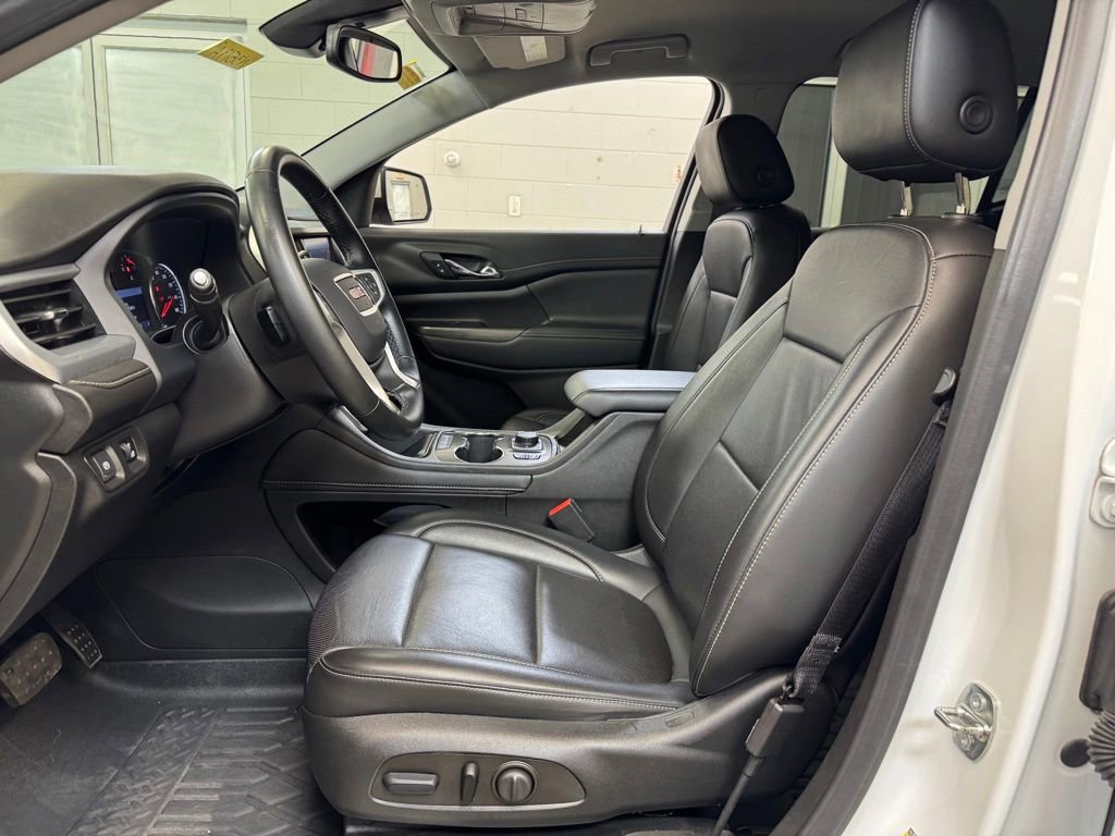 Used 2023 GMC Acadia SLT AWD/4WD image 13