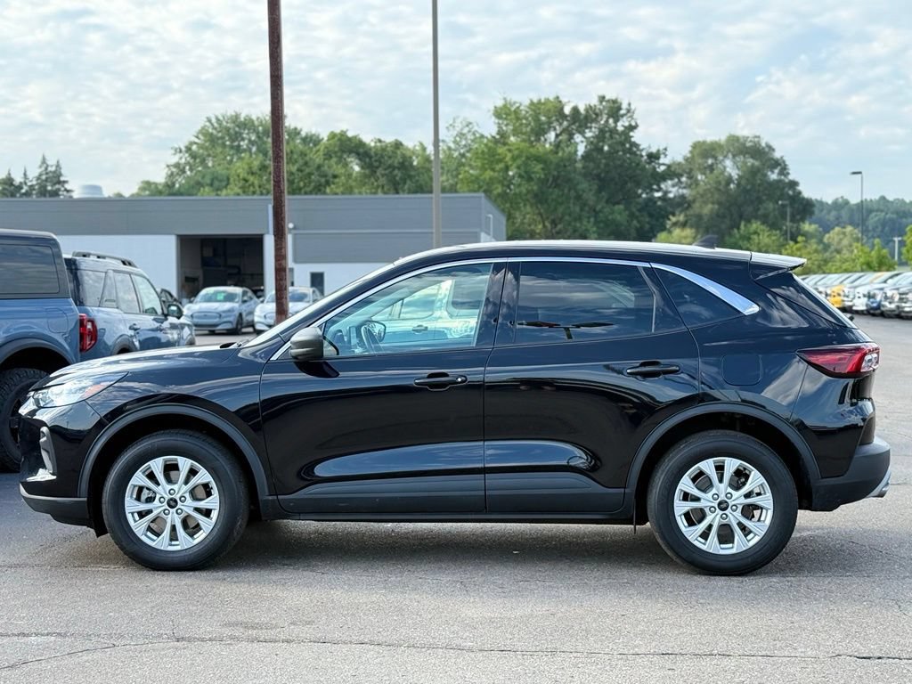 Certified 2024 Ford Escape Active AWD/4WD image 31