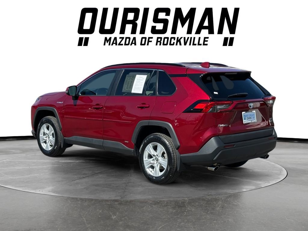 Used 2021 Toyota RAV4 XLE w/ Convenience Package image 4