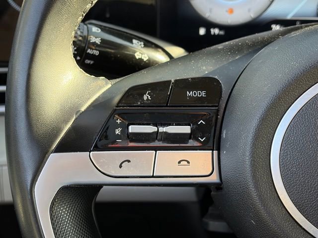 Used 2023 Hyundai Elantra Limited image 15