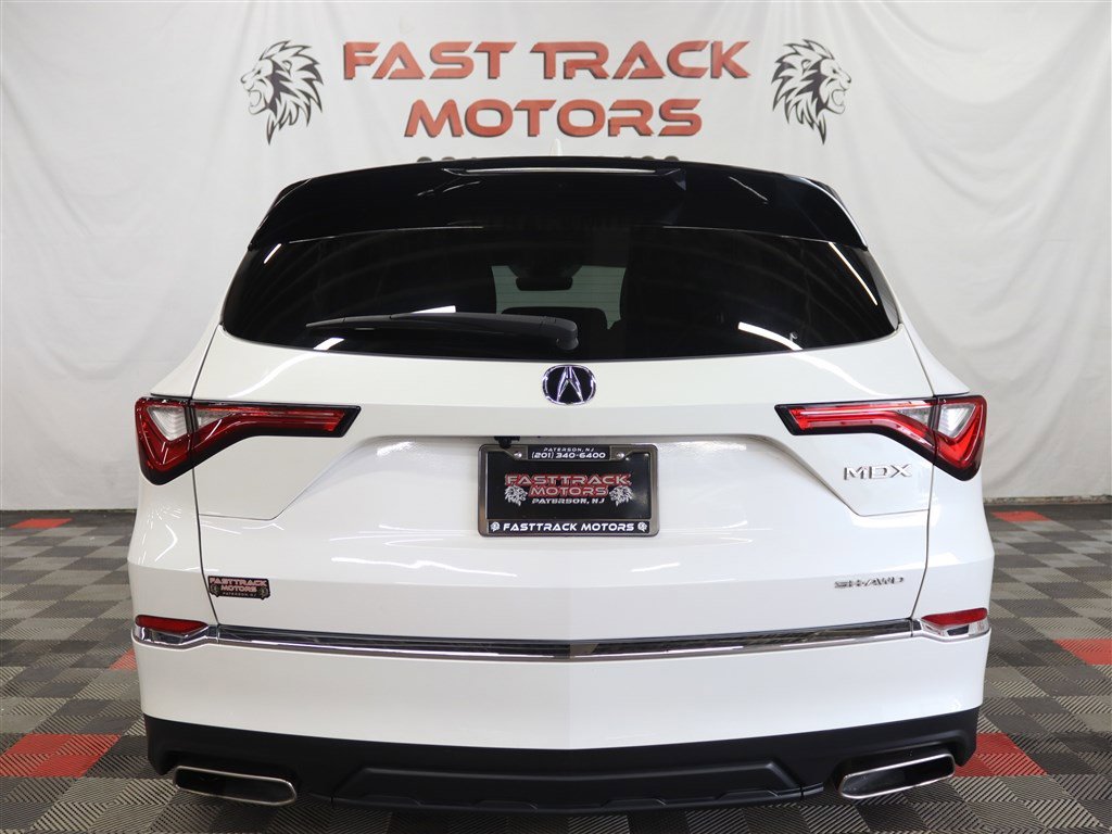 Used 2023 Acura MDX SH-AWD image 4