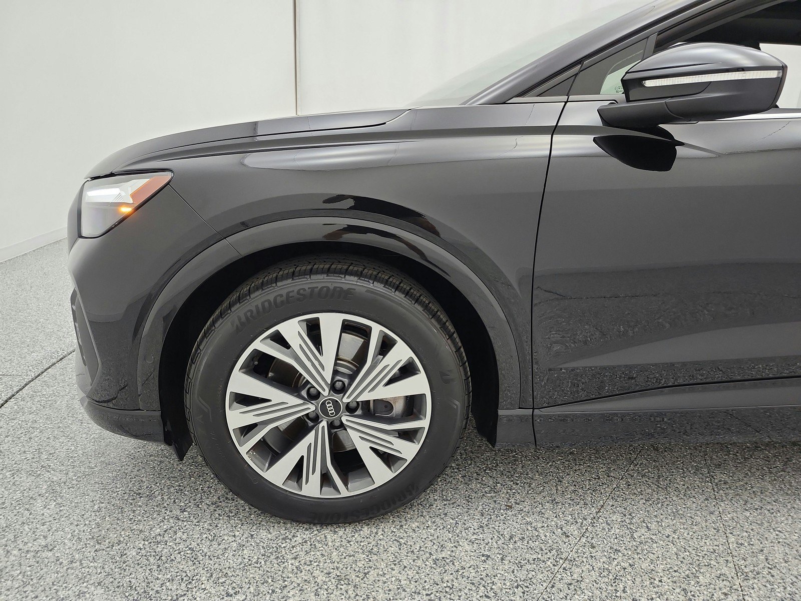 Used 2023 Audi Q4 e-tron Premium Plus w/ Premium Plus RWD image 17