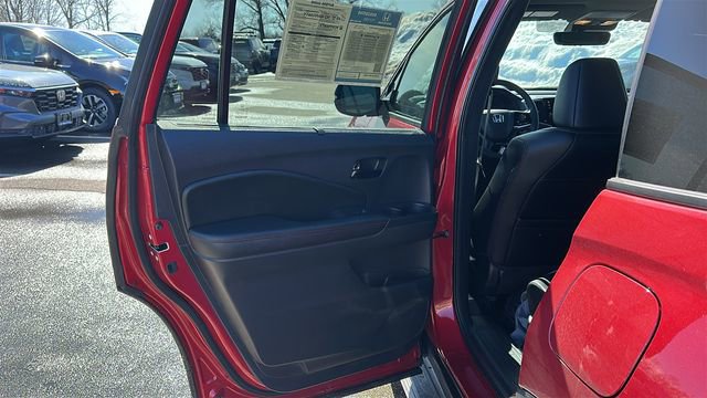 Used 2025 Honda Passport Black Edition image 21