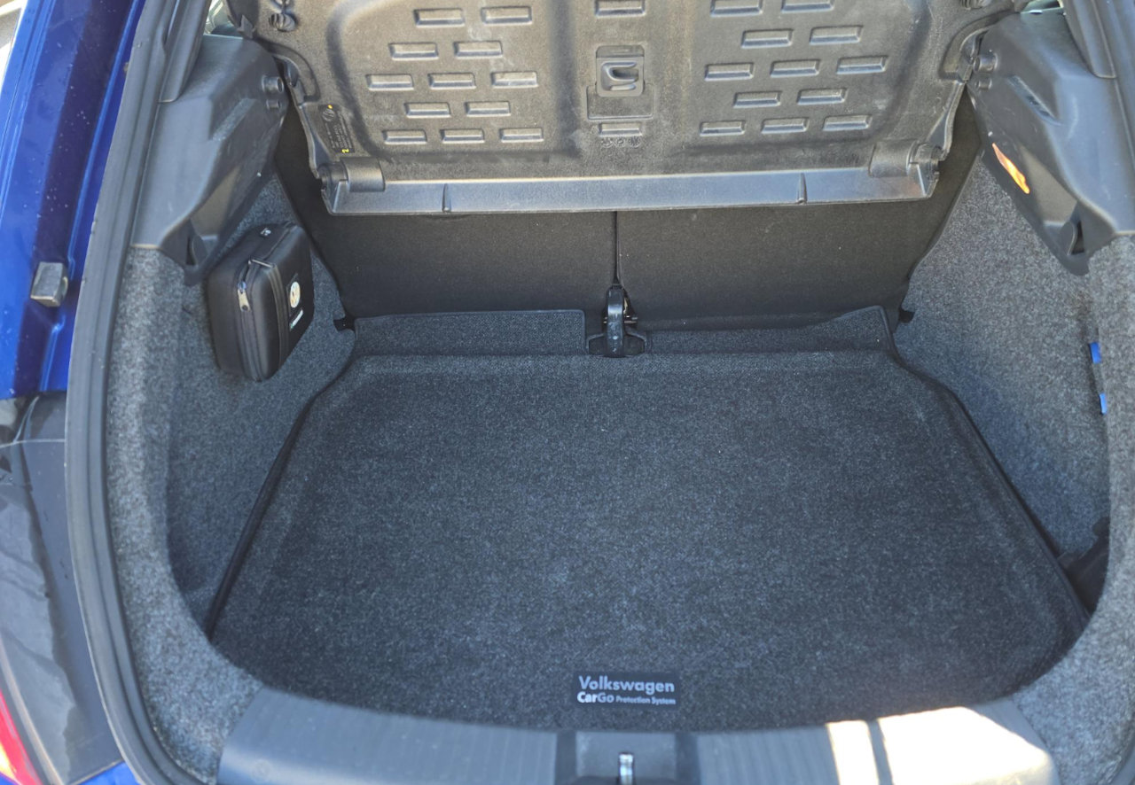 Used 2012 Volkswagen Beetle 2.0T image 19