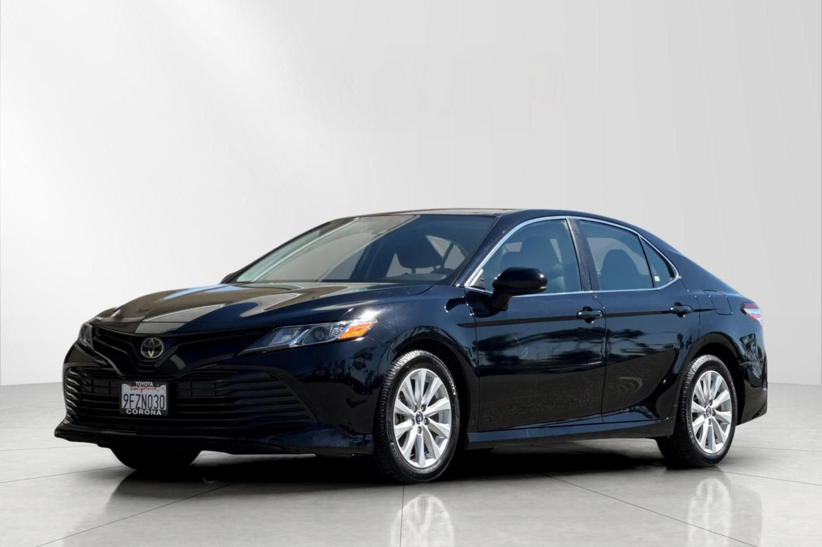 Used 2020 Toyota Camry LE image 8