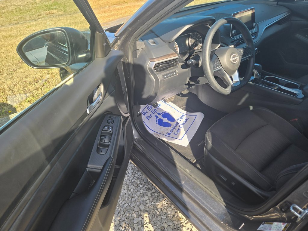 Used 2024 Nissan Altima 2.5 SV image 5