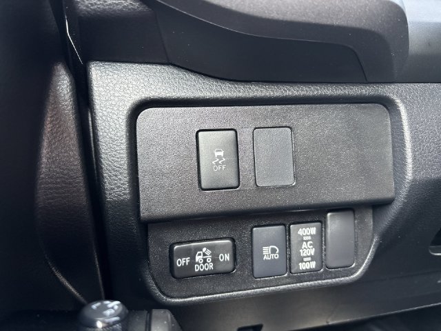 Used 2022 Toyota Tacoma TRD Off-Road AWD/4WD image 28