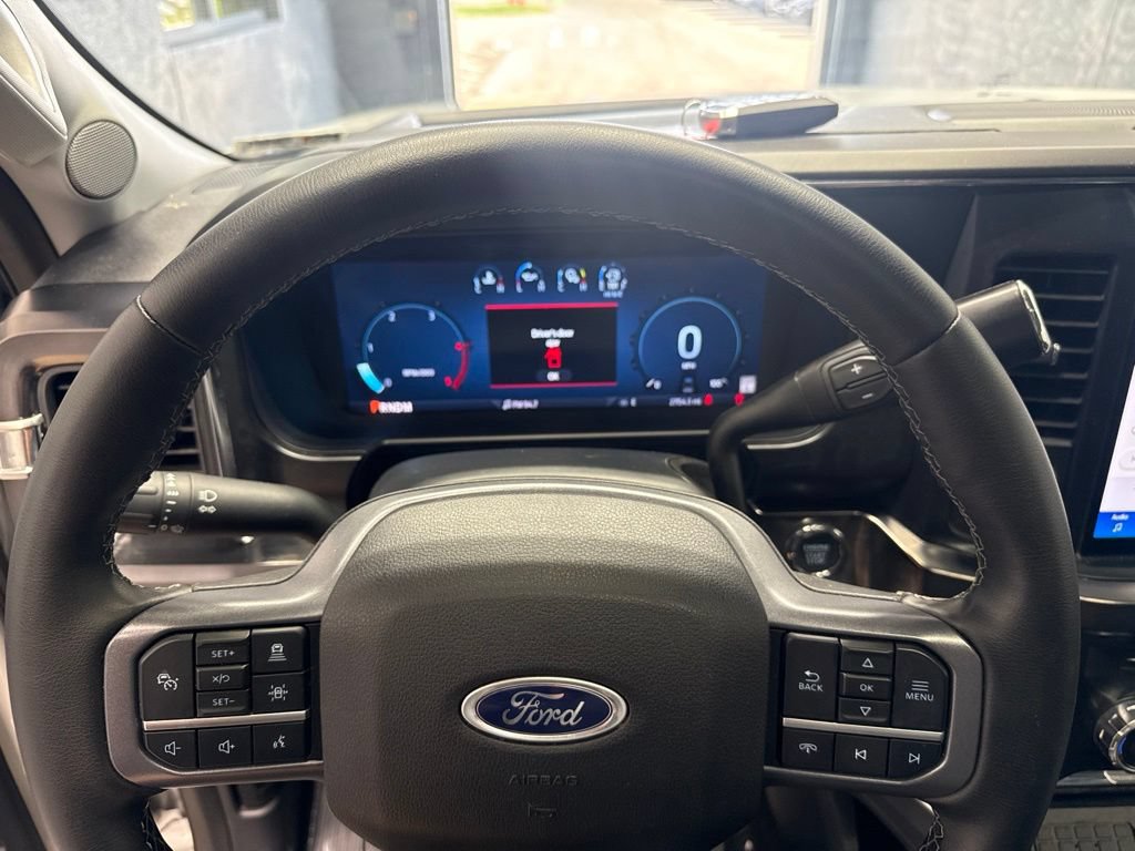 Used 2025 Ford F350 Lariat w/ Lariat Ultimate Package AWD/4WD image 28