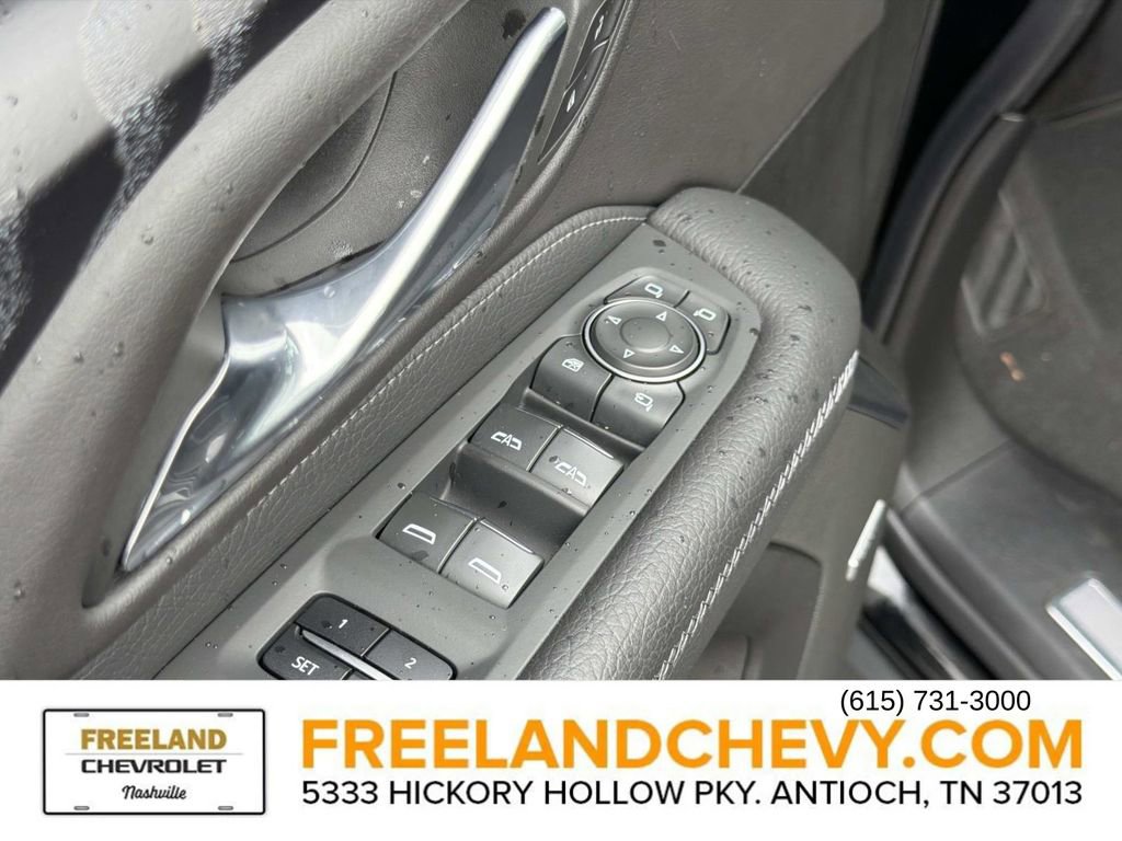 Used 2023 GMC Yukon XL Denali AWD/4WD image 22