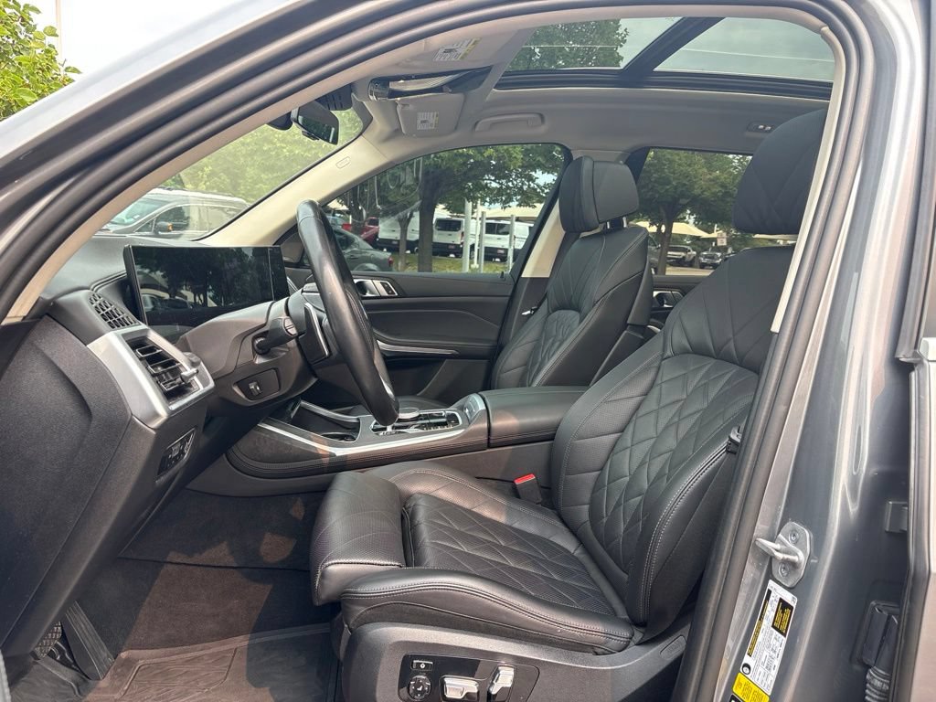 Used 2023 BMW X7 xDrive40i w/ Premium Package AWD/4WD image 11