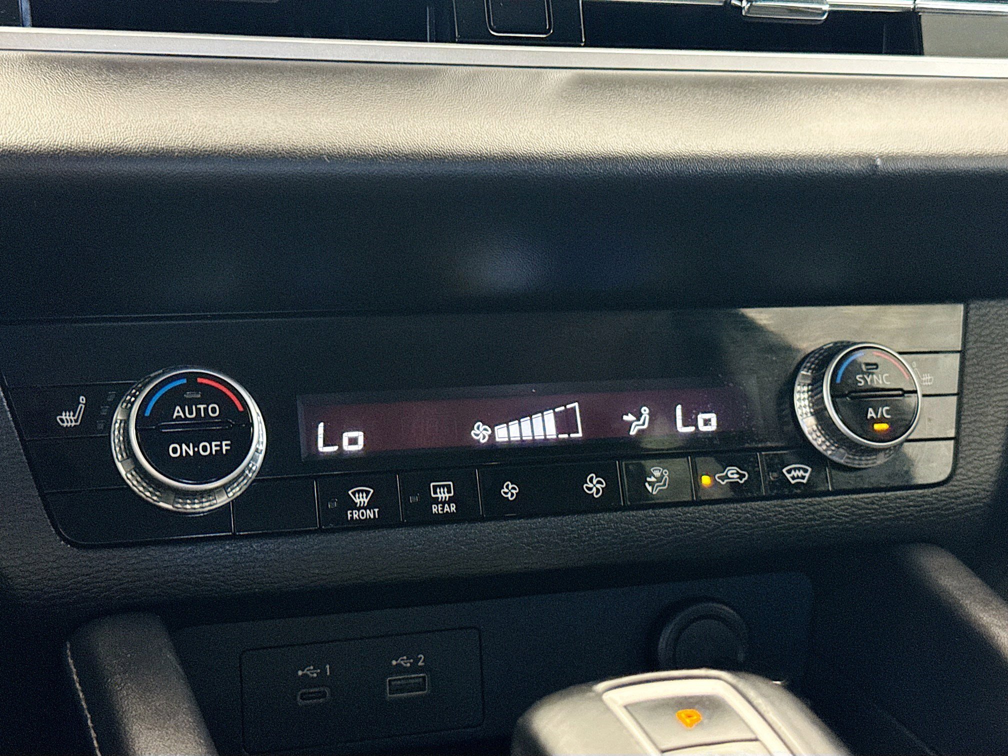 Used 2023 Mitsubishi Outlander SE image 9