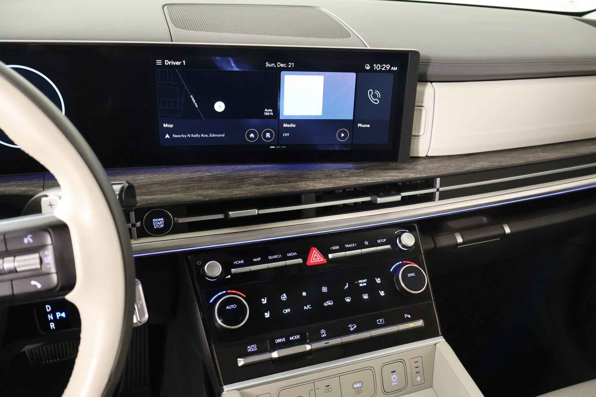 Used 2025 Hyundai Santa Fe Calligraphy image 5