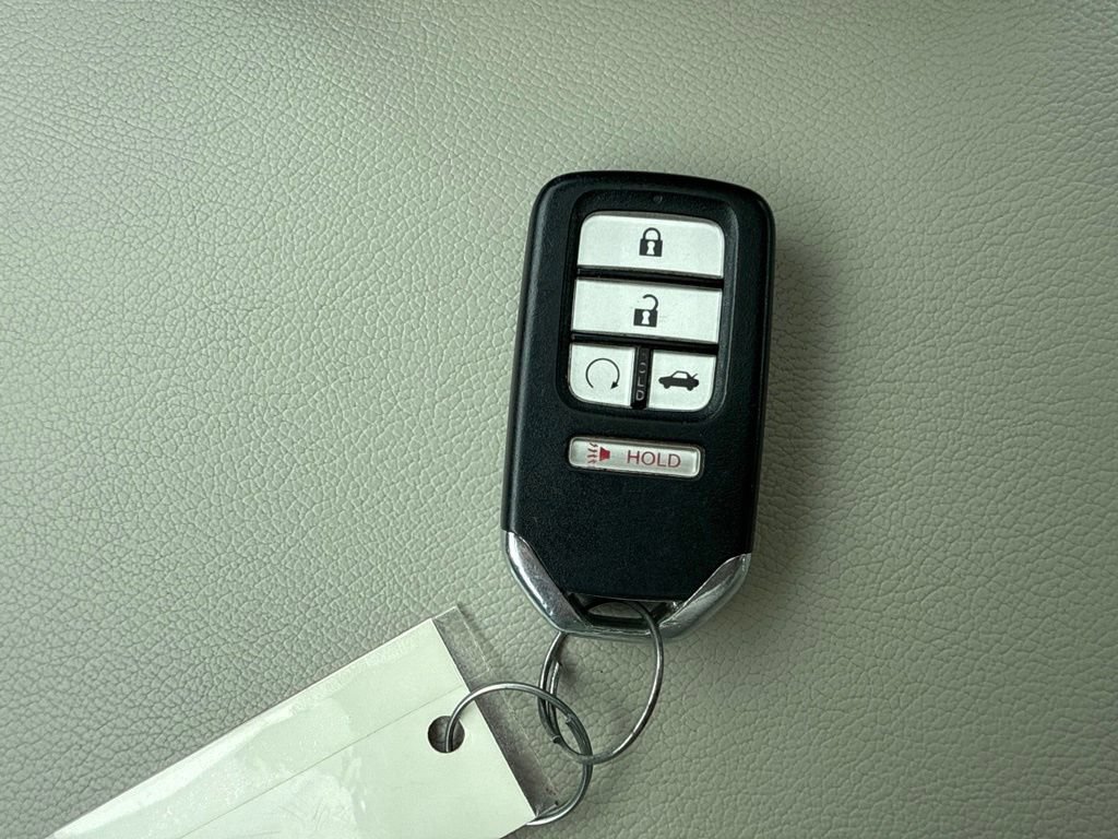 Used 2018 Honda Accord EX image 32