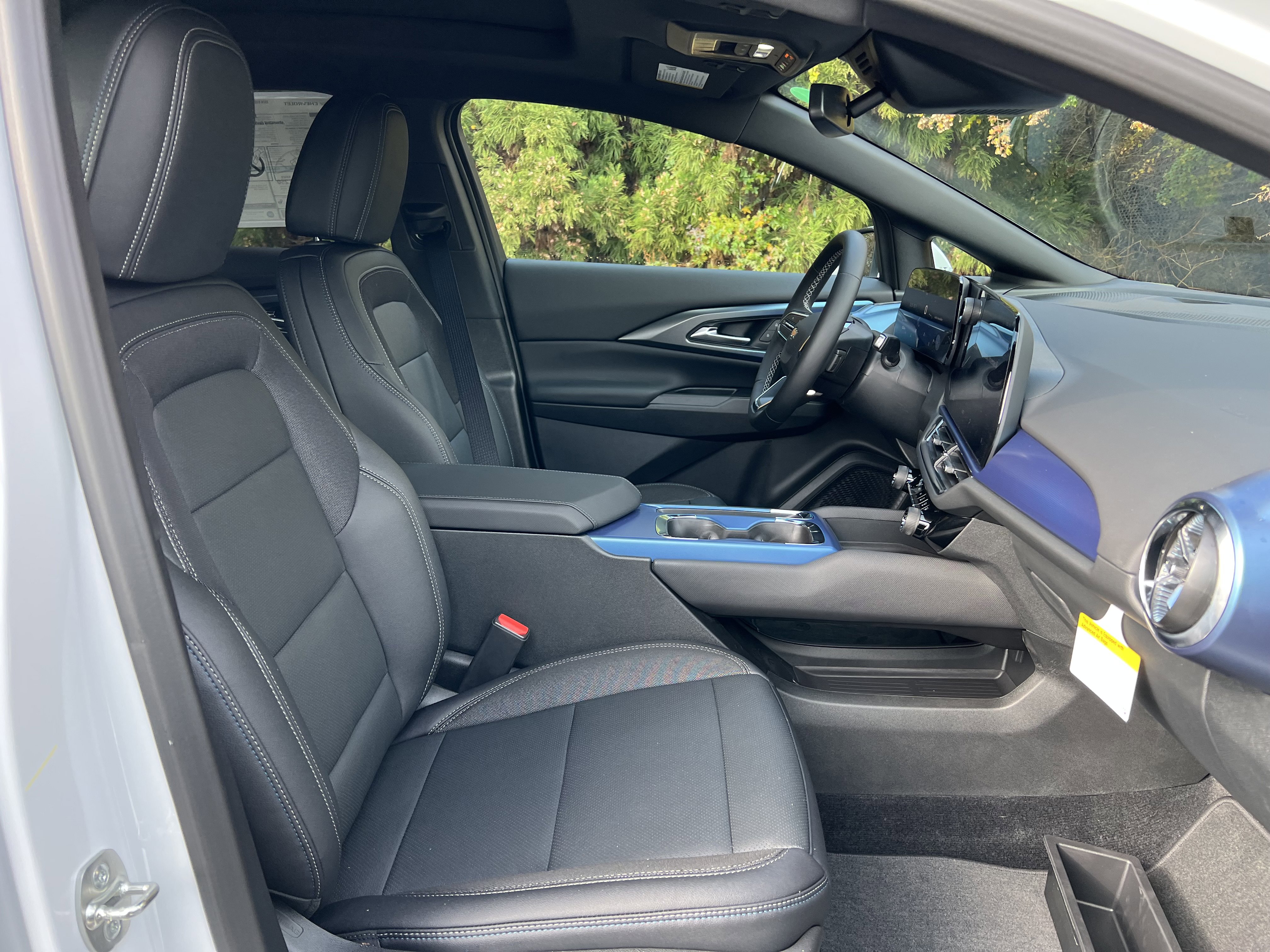 New 2026 Chevrolet Equinox EV LT AWD/4WD image 31