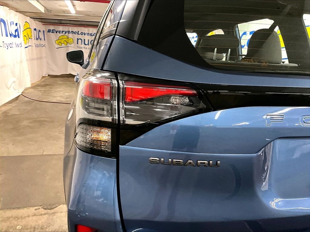 Used 2025 Subaru Forester AWD/4WD image 31