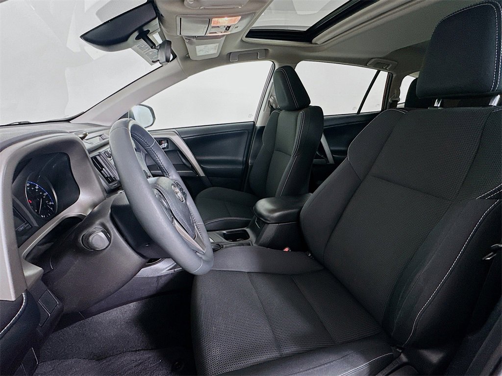 Used 2018 Toyota RAV4 XLE image 31