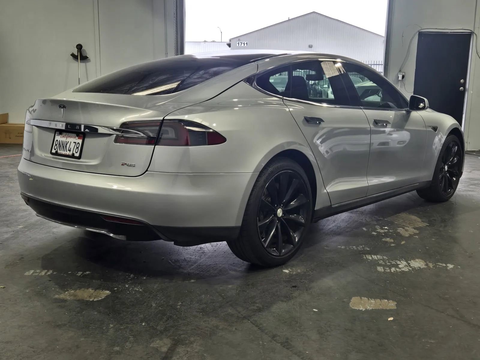 Used 2013 Tesla Model S Performance RWD image 4