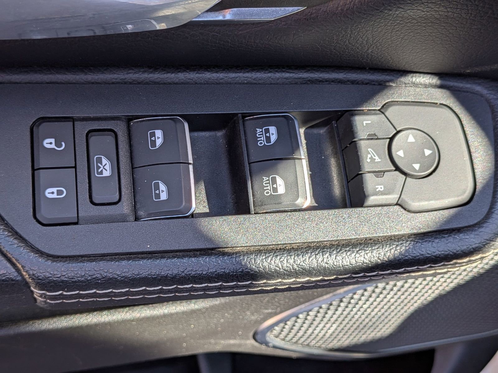 Used 2025 RAM 1500 Laramie image 14