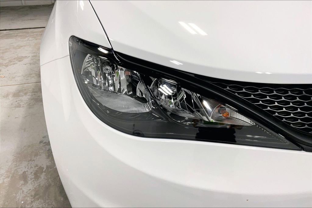 New 2026 Chrysler Voyager LX image 28