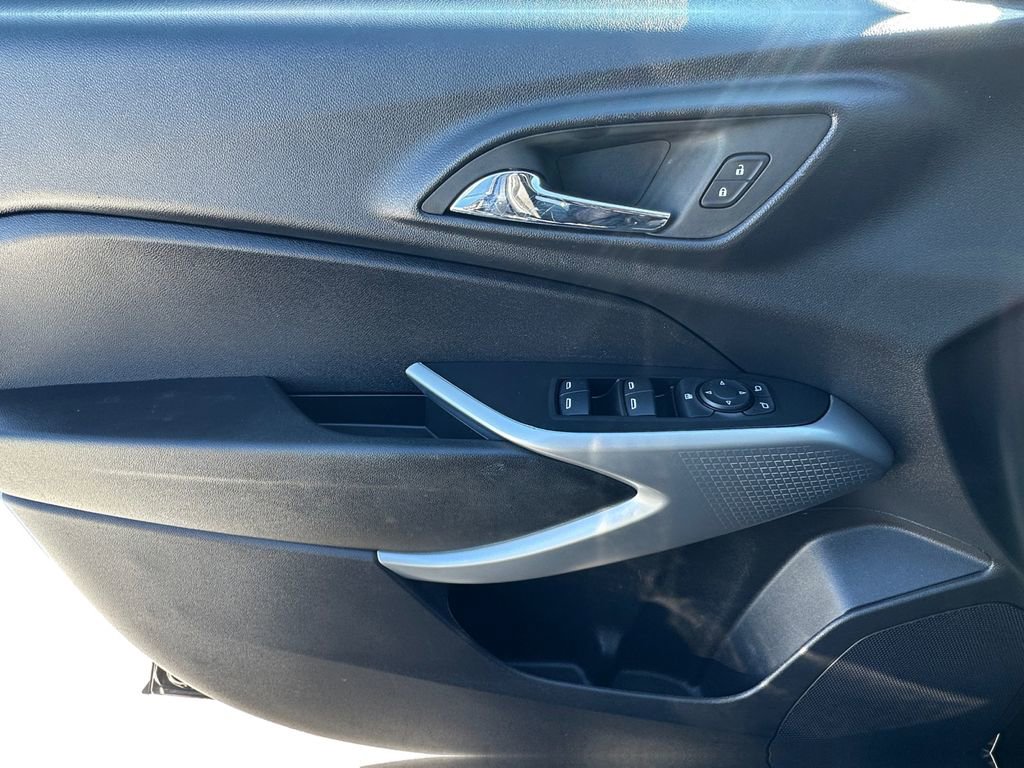 Used 2025 Chevrolet Trax LS image 11